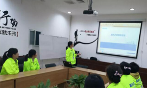 服務(wù)于心，管理于人&mdash;&mdash;安徽淮南店職場(chǎng)禮儀與服務(wù)管理培訓(xùn) 